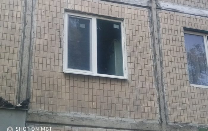 Монтаж двухчастного окна в профиле WDS/ ул. Перова 12/92