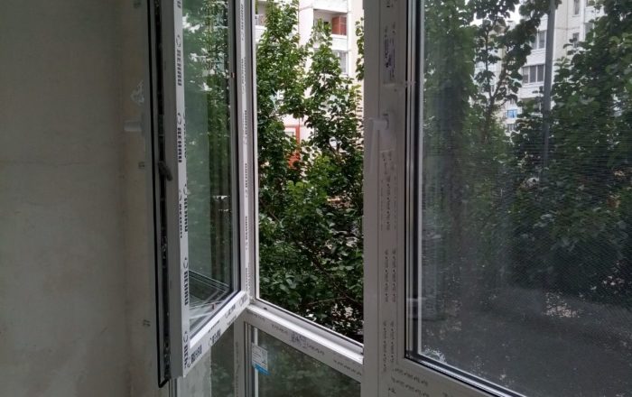 Французский балкон в профиле Rehau/ г. Вишневое ул. Святоюрьевская 22