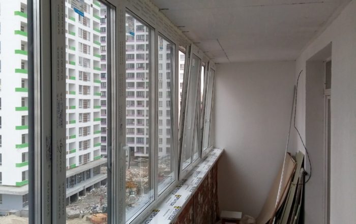 Остекление лоджии с наружной ламинацией окнами Rehau/ г. Вишневое, ЖК Акварели