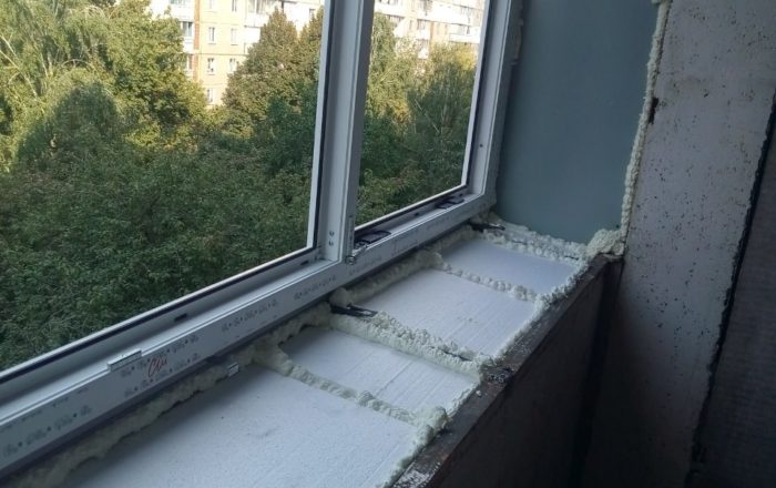 Остекление лоджии с выносом по подоконнику/ пр-т. Правды 35а