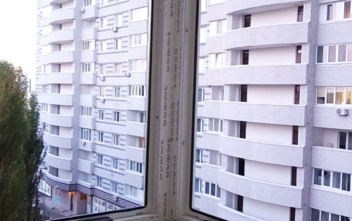 Застекление Г-образного балкона окнами Рехау/ ул. Панельная