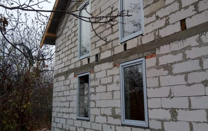 Остекление частного дома металлопластиковыми окнами/ г. Васильков