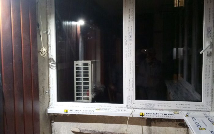 Остекление Г-образного балкона с выносом козырьком/ ул. Михаила Драгоманова, 18