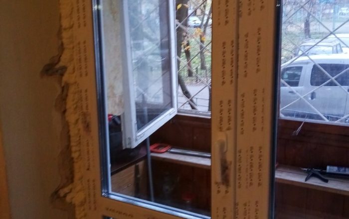 Установка пластикового балконного блока в профиле Rehau/ Оболонский просп., 14Ж