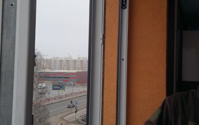 Остекление французского ПВХ балкона в наружной ламинации/ ЖК Европейка