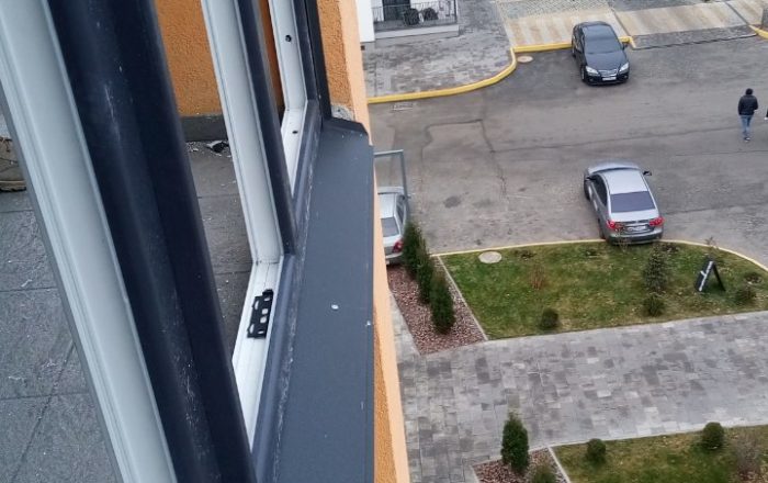 Остекление французского ПВХ балкона в наружной ламинации/ ЖК Европейка