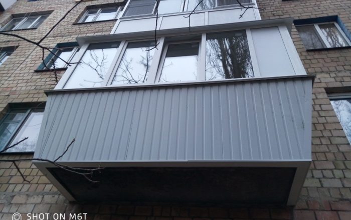 Балкон под ключ с внутренней обшивкой деревом/ просп. Леся Курбаса, 18